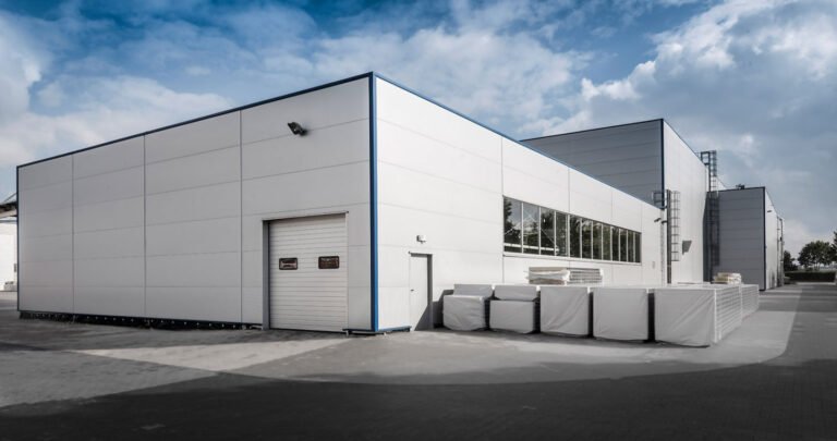 ساندوتش بانل في عسير: الحل الأمثل للبناء والعزل الحراري